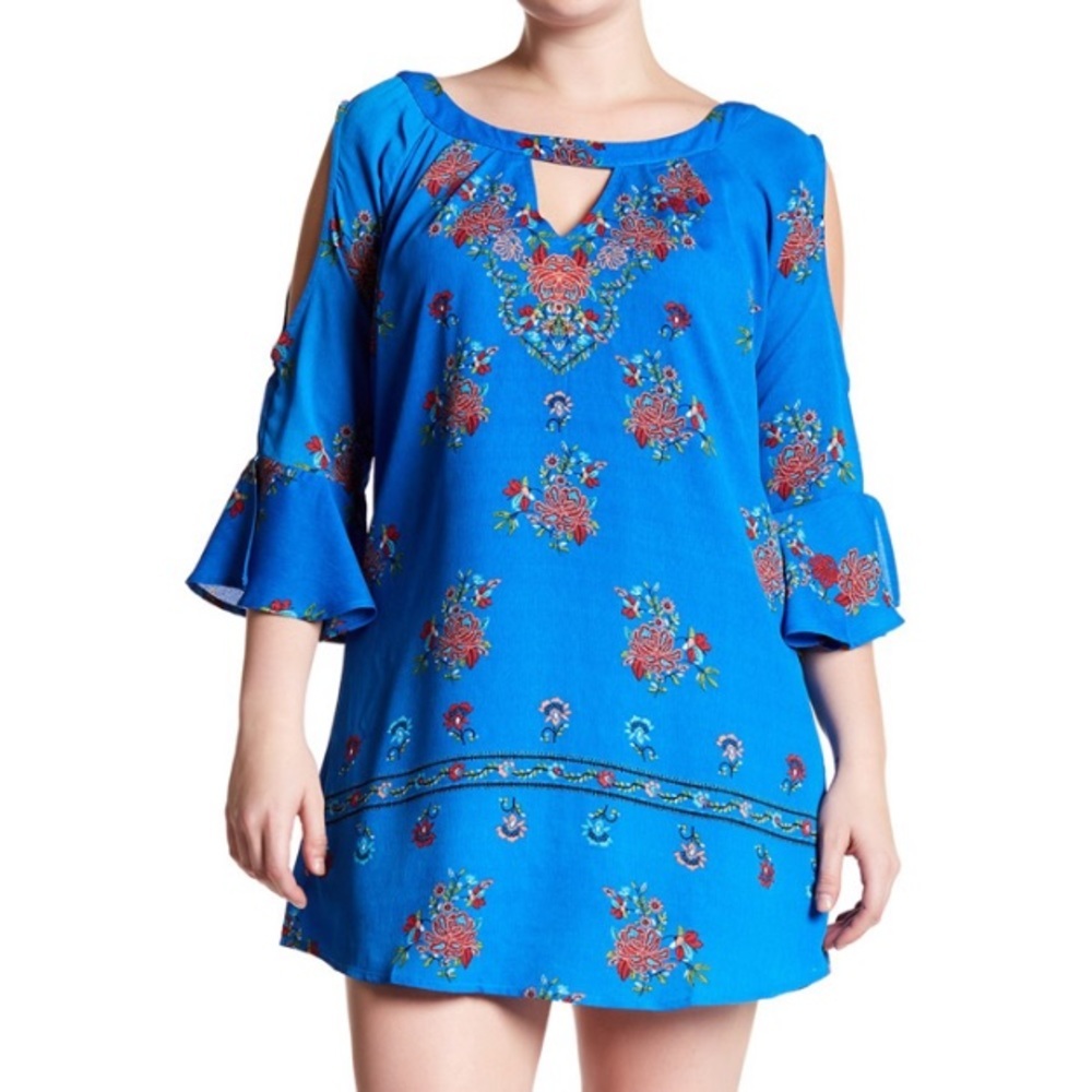 Want and Need Blue Cold Shoulder Floral Dress‎ NWT